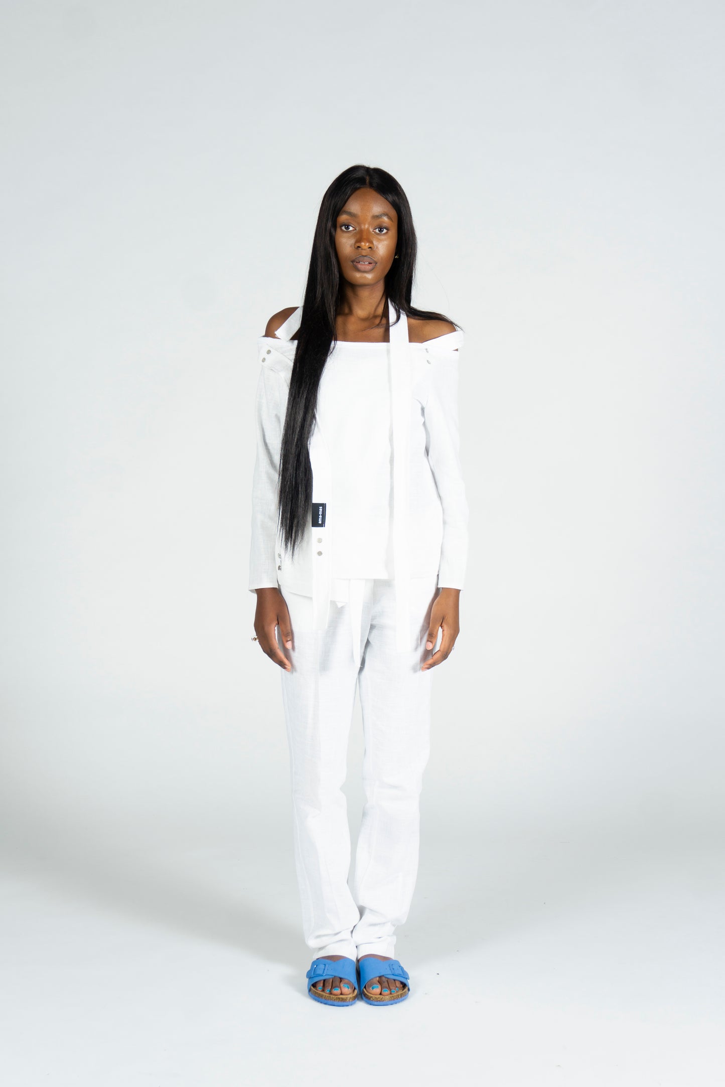 OFF SHOULDER WHITE BLAZER - LAS NUBES