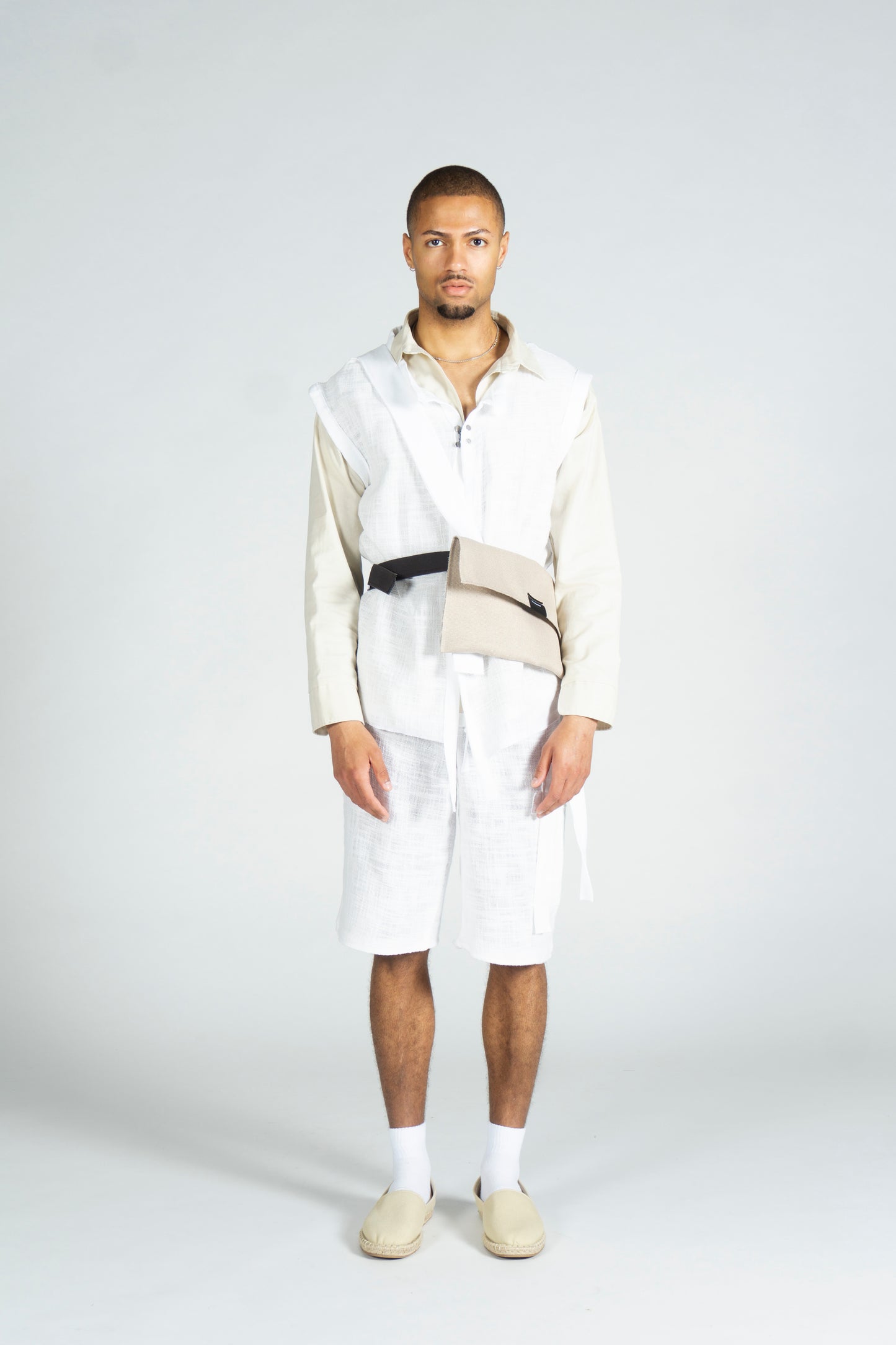 WHITE MESH VEST - EL DESIERTO