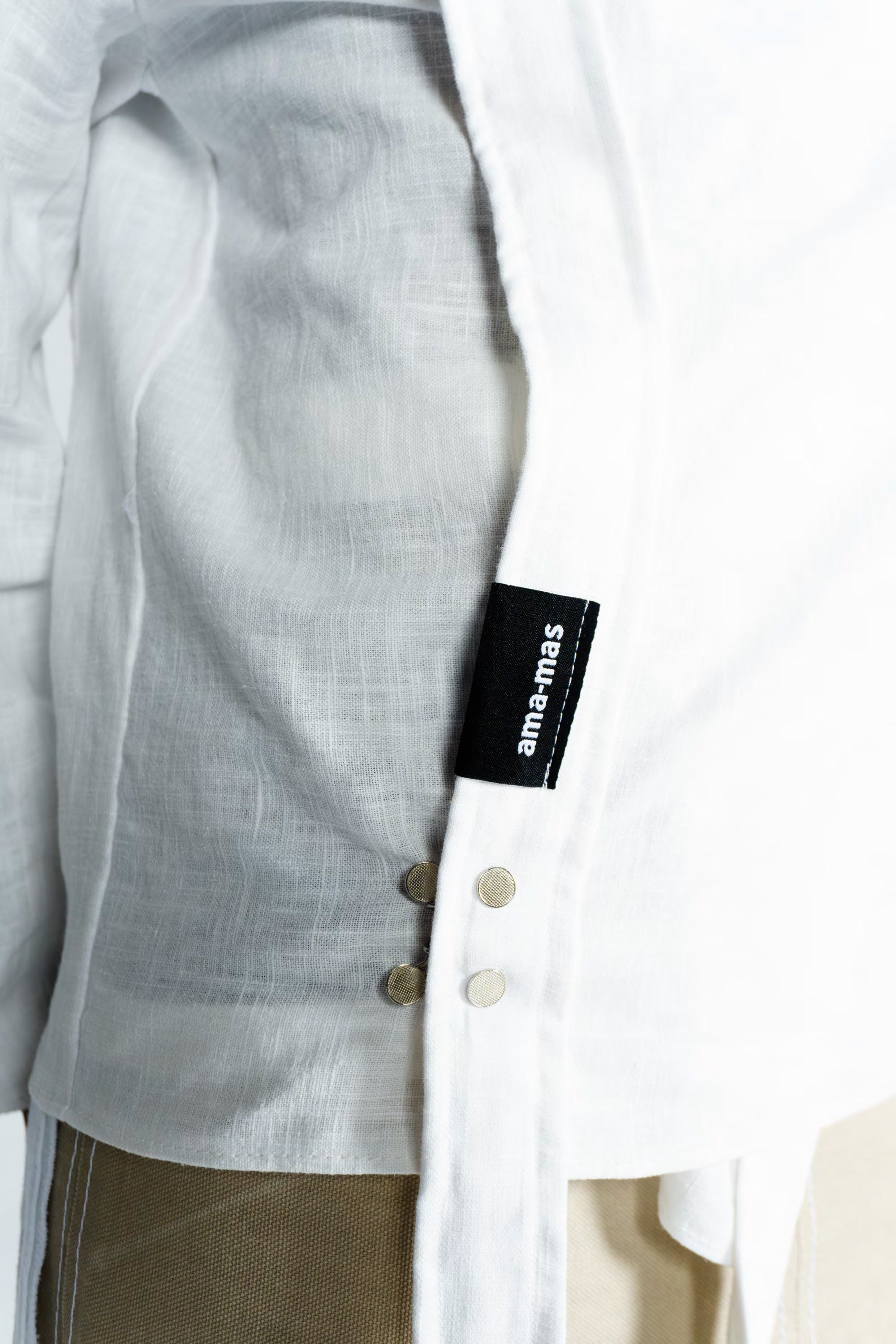 OFF SHOULDER WHITE BLAZER - LAS NUBES